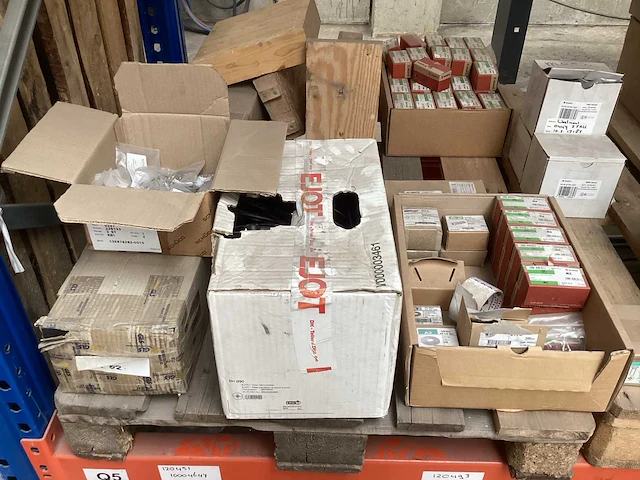 Partij divers bevestigingsmateriaal - afbeelding 16 van  22