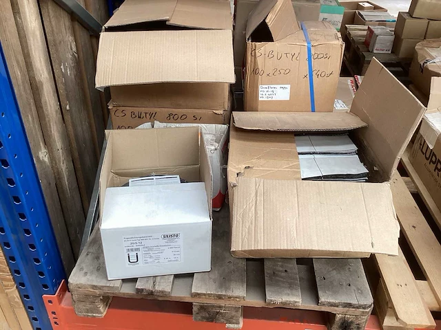 Partij divers bevestigingsmateriaal - afbeelding 12 van  19