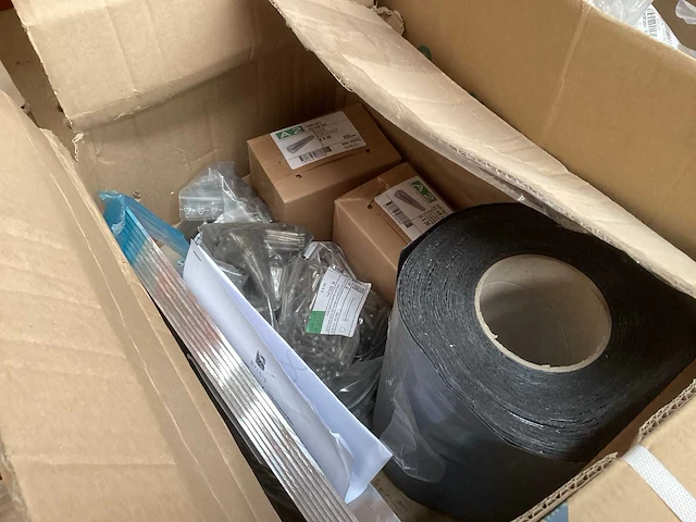 Partij divers bevestigingsmateriaal - afbeelding 19 van  19