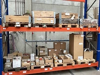 Partij divers bevestigingsmateriaal