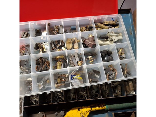 Partij divers bevestigingsmaterialen en gereedschap - afbeelding 5 van  41