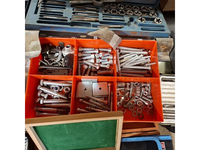 Partij divers bevestigingsmaterialen en gereedschap - afbeelding 10 van  41