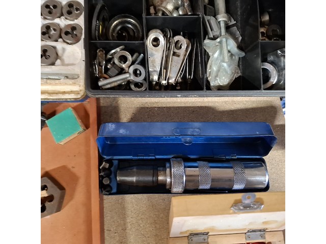 Partij divers bevestigingsmaterialen en gereedschap - afbeelding 20 van  41