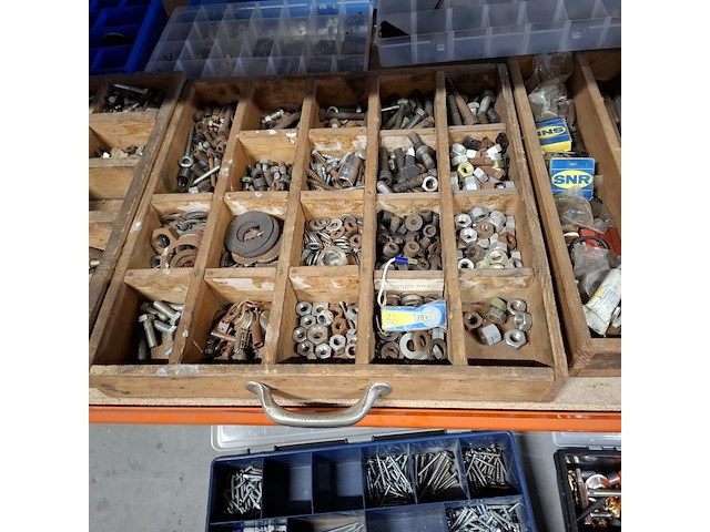 Partij divers bevestigingsmaterialen en gereedschap - afbeelding 25 van  41