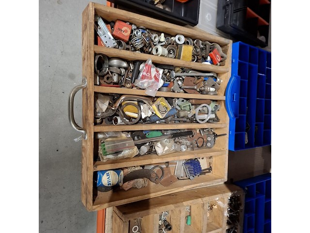 Partij divers bevestigingsmaterialen en gereedschap - afbeelding 31 van  41