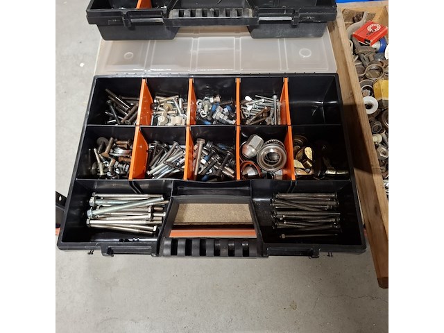 Partij divers bevestigingsmaterialen en gereedschap - afbeelding 33 van  41