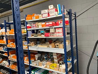 Partij divers bevestingsmateriaal - afbeelding 1 van  8