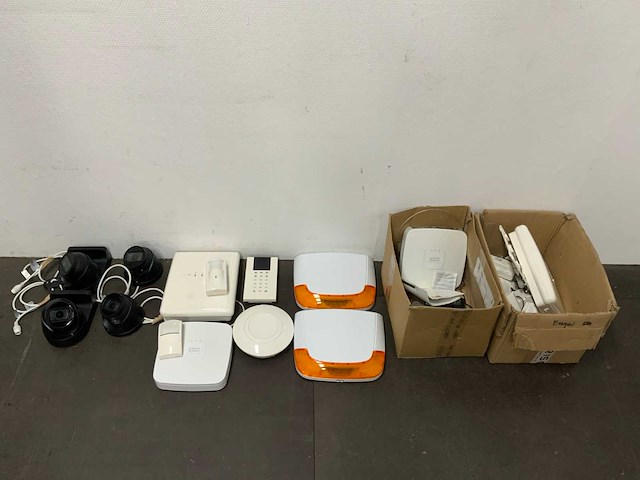 Partij divers brand- en inbraakbeveiliging - afbeelding 1 van  10