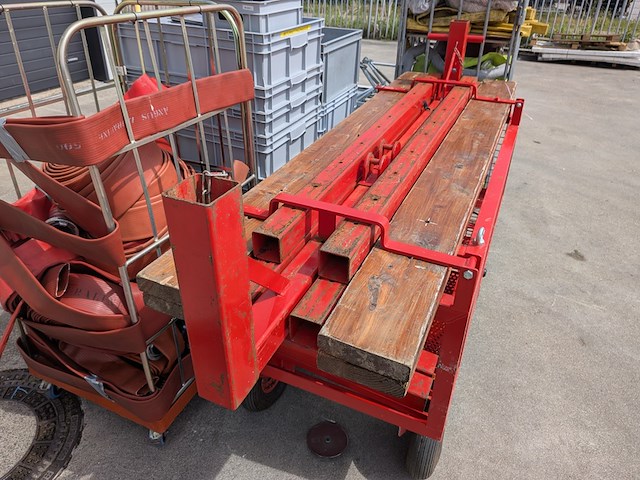 Partij divers brandweermateriaal - afbeelding 2 van  23