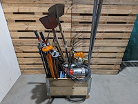 Partij divers brandweermateriaal - afbeelding 1 van  23