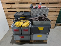 Partij divers brandweermateriaal - afbeelding 1 van  25