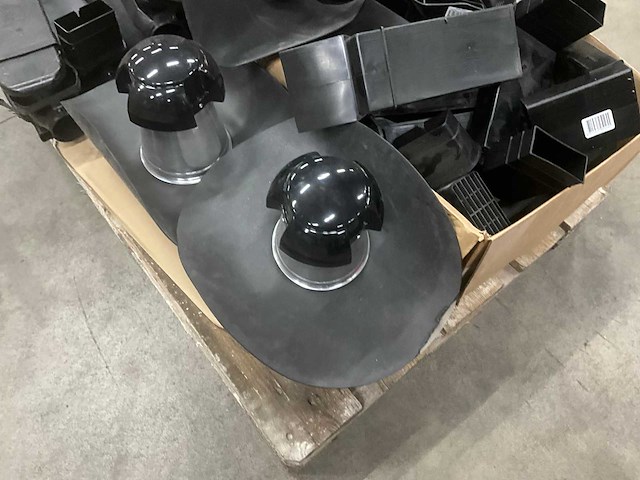 Partij divers dakmateriaal - afbeelding 12 van  15