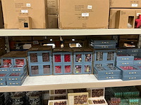 Partij divers decoratie materiaal (133x) - afbeelding 1 van  11