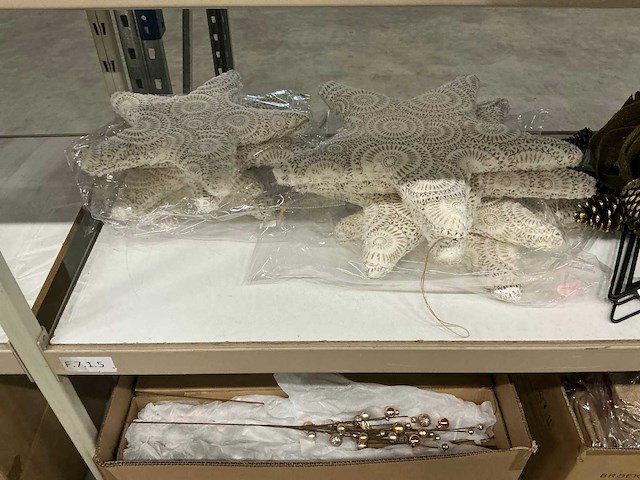 Partij divers decoratiemateriaal&wollvlies (44x) - afbeelding 2 van  5