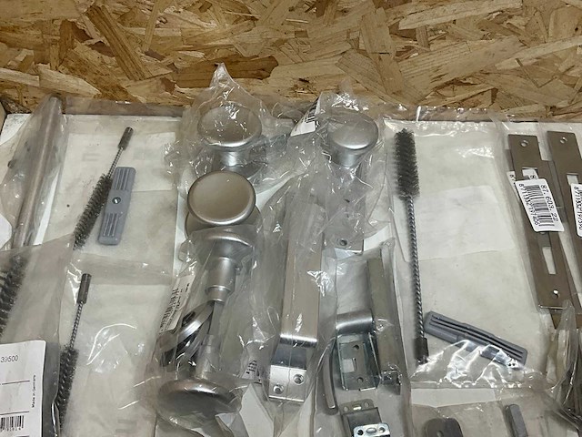 Partij divers deurbeslag (101x) - afbeelding 14 van  19