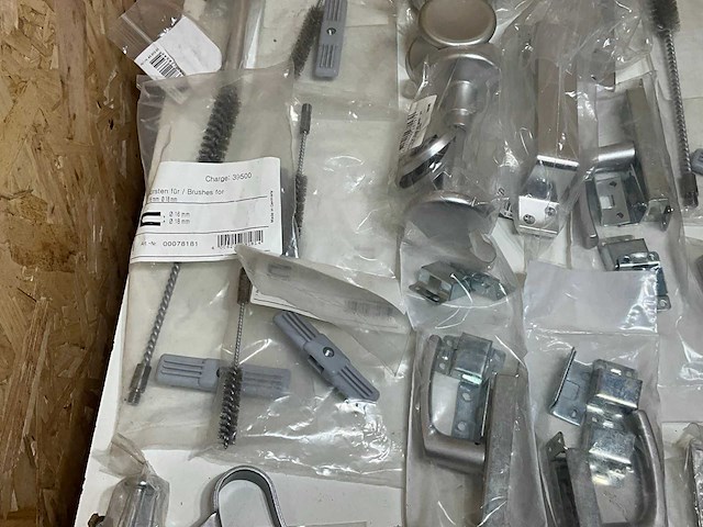 Partij divers deurbeslag (101x) - afbeelding 15 van  19