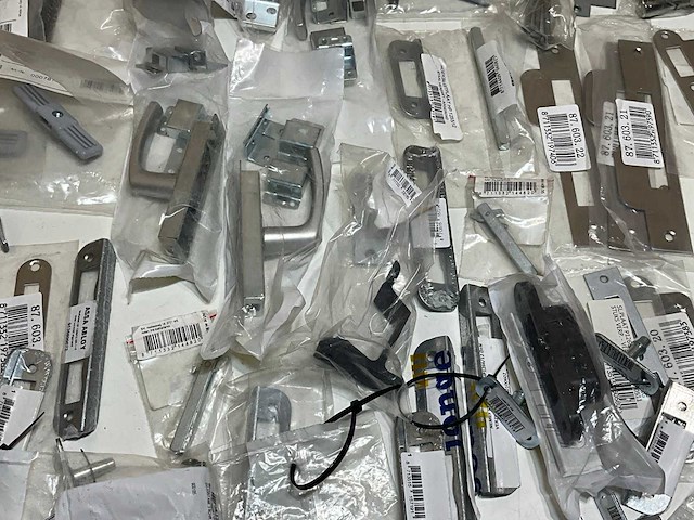 Partij divers deurbeslag (101x) - afbeelding 18 van  19