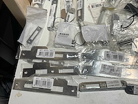 Partij divers deurbeslag (101x) - afbeelding 19 van  19