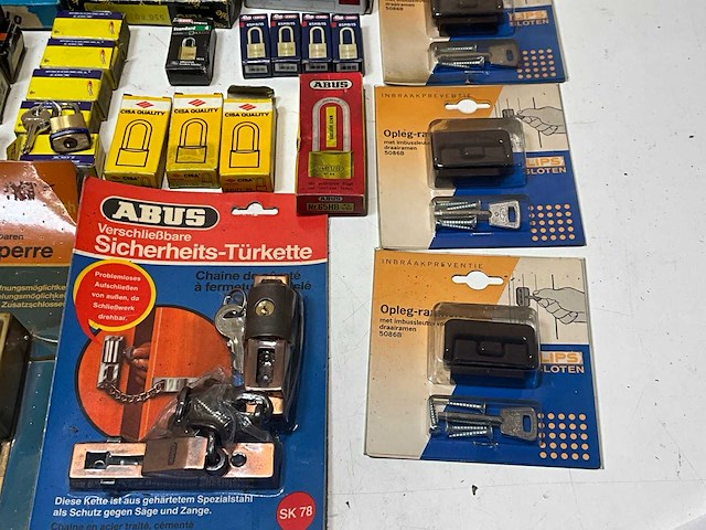 Partij divers deurbeslag en sloten (50x) - afbeelding 5 van  14