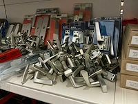 Partij divers deurbeslag/scharnieren/raamsluitingen/etc (814x) - afbeelding 9 van  12