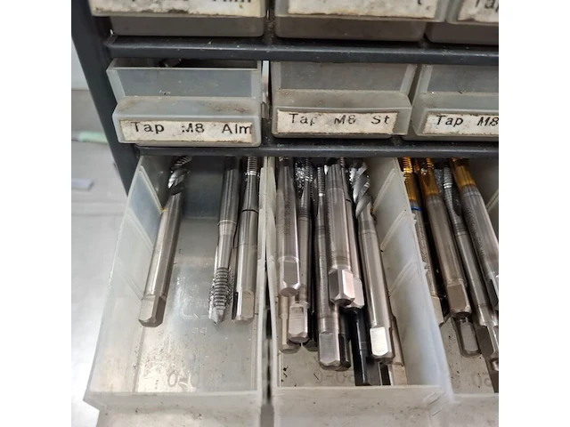 Partij divers draadtapgereedschap - afbeelding 2 van  42