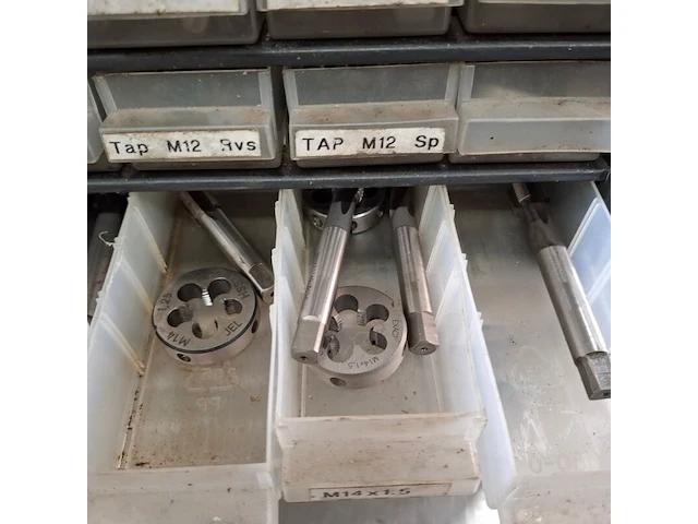 Partij divers draadtapgereedschap - afbeelding 6 van  42