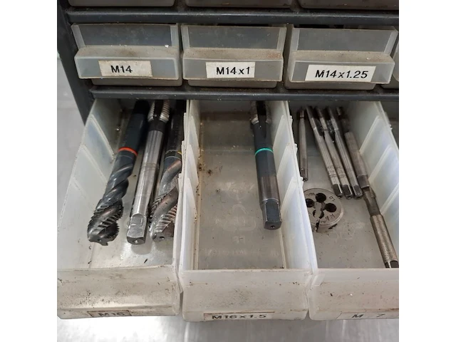 Partij divers draadtapgereedschap - afbeelding 9 van  42