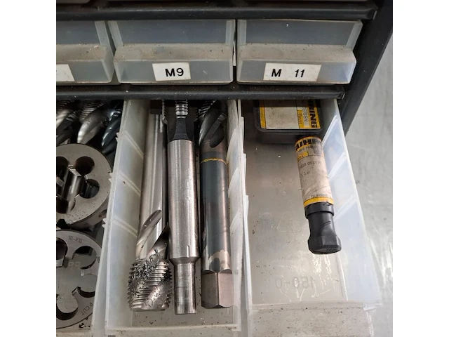 Partij divers draadtapgereedschap - afbeelding 10 van  42