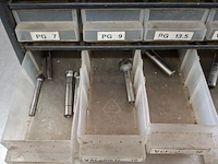 Partij divers draadtapgereedschap - afbeelding 15 van  42