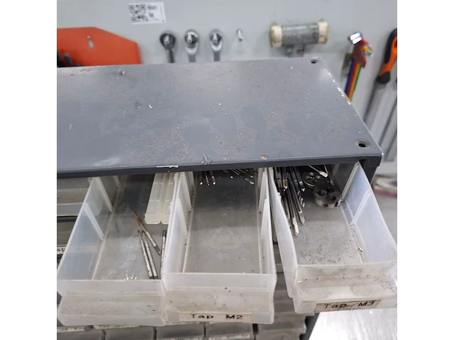 Partij divers draadtapgereedschap - afbeelding 12 van  42