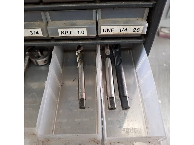 Partij divers draadtapgereedschap - afbeelding 26 van  42