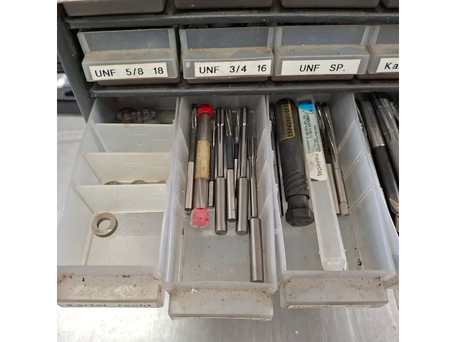 Partij divers draadtapgereedschap - afbeelding 31 van  42