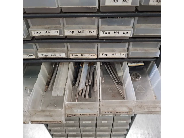 Partij divers draadtapgereedschap - afbeelding 40 van  42