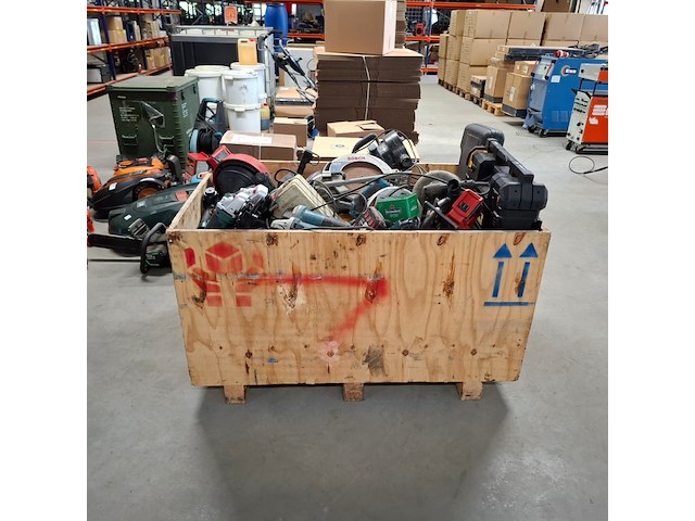 Partij divers electrische en accu gereedschap, o.a bosch, dewalt, milwaukee, makita - afbeelding 1 van  18