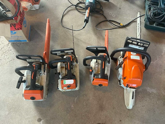 Partij divers elektrisch en gemotoriseerd handgereedschap, 14 stuks, o.a. stihl en makita – niet werkend / voor onderdelen - afbeelding 11 van  19
