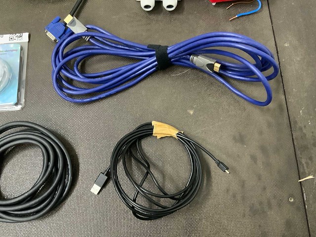 Partij divers elektronica - afbeelding 14 van  17