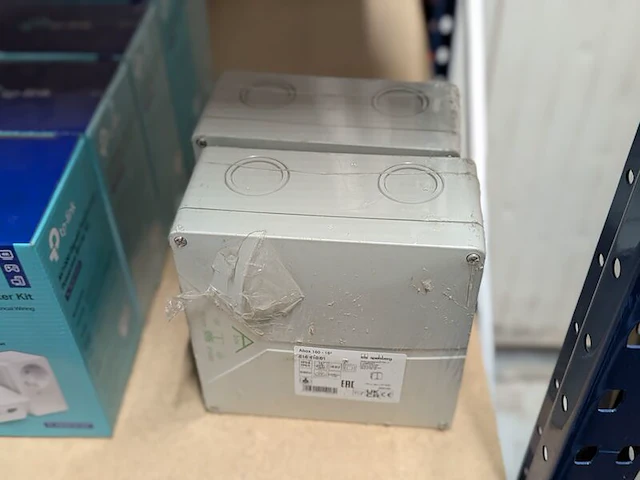 Partij divers elektrotechnisch installatiemateriaal - afbeelding 10 van  19