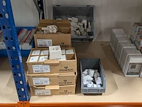 Partij divers elektrotechnisch installatiemateriaal - afbeelding 12 van  19