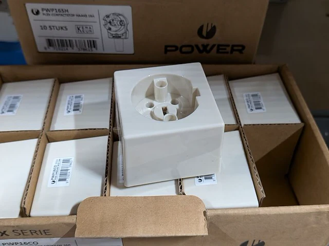 Partij divers elektrotechnisch installatiemateriaal - afbeelding 13 van  19