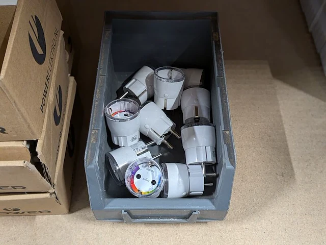 Partij divers elektrotechnisch installatiemateriaal - afbeelding 15 van  19