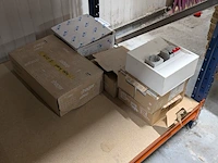 Partij divers elektrotechnisch installatiemateriaal - afbeelding 6 van  8