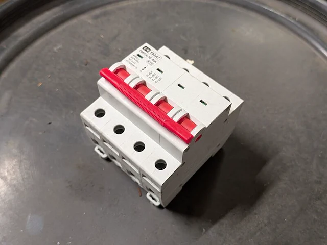 Partij divers elektrotechnisch installatiemateriaal - afbeelding 3 van  15