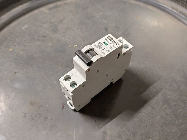 Partij divers elektrotechnisch installatiemateriaal - afbeelding 5 van  15