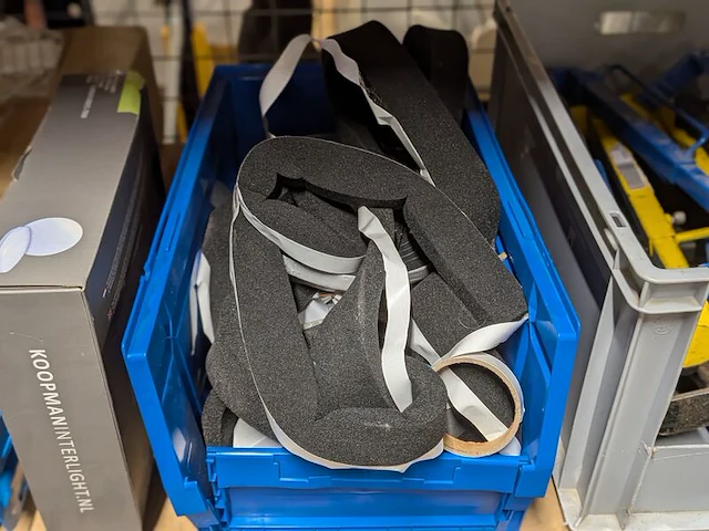 Partij divers gereedschap en technische materialen - afbeelding 14 van  19