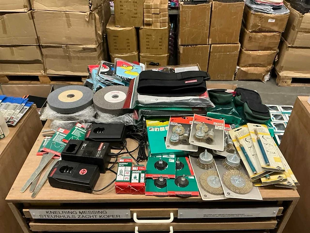 Partij divers gereedschap/accessoires (53x) - afbeelding 1 van  5