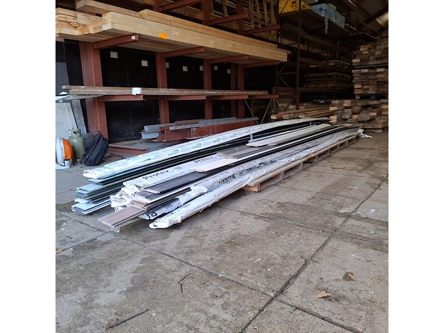 Partij divers gevelpanelen, keralit / protex, diverse kleuren - afbeelding 9 van  16