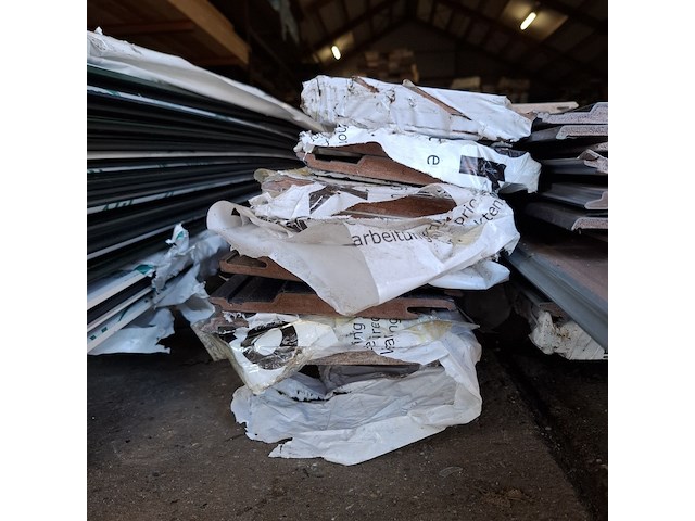 Partij divers gevelpanelen, keralit / protex, diverse kleuren - afbeelding 14 van  16