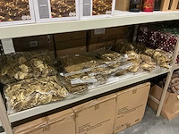 Partij divers goudkleurig decoratiemateriaal (34 verpakkingen) - afbeelding 1 van  7