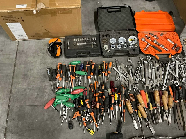 Partij divers handgereedschap / stapelbakken (330x) - afbeelding 3 van  10
