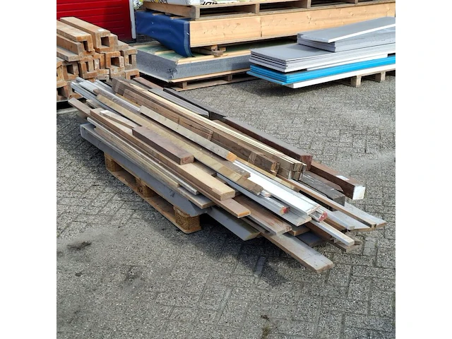 Partij divers hout restmateriaal op 2x pallet - afbeelding 2 van  8